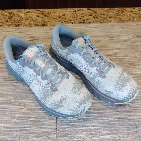 Brooks Ghost 15 Womens Running Shoes White/Oyster/Oriole Size 10.5 - Picture 2 of 15